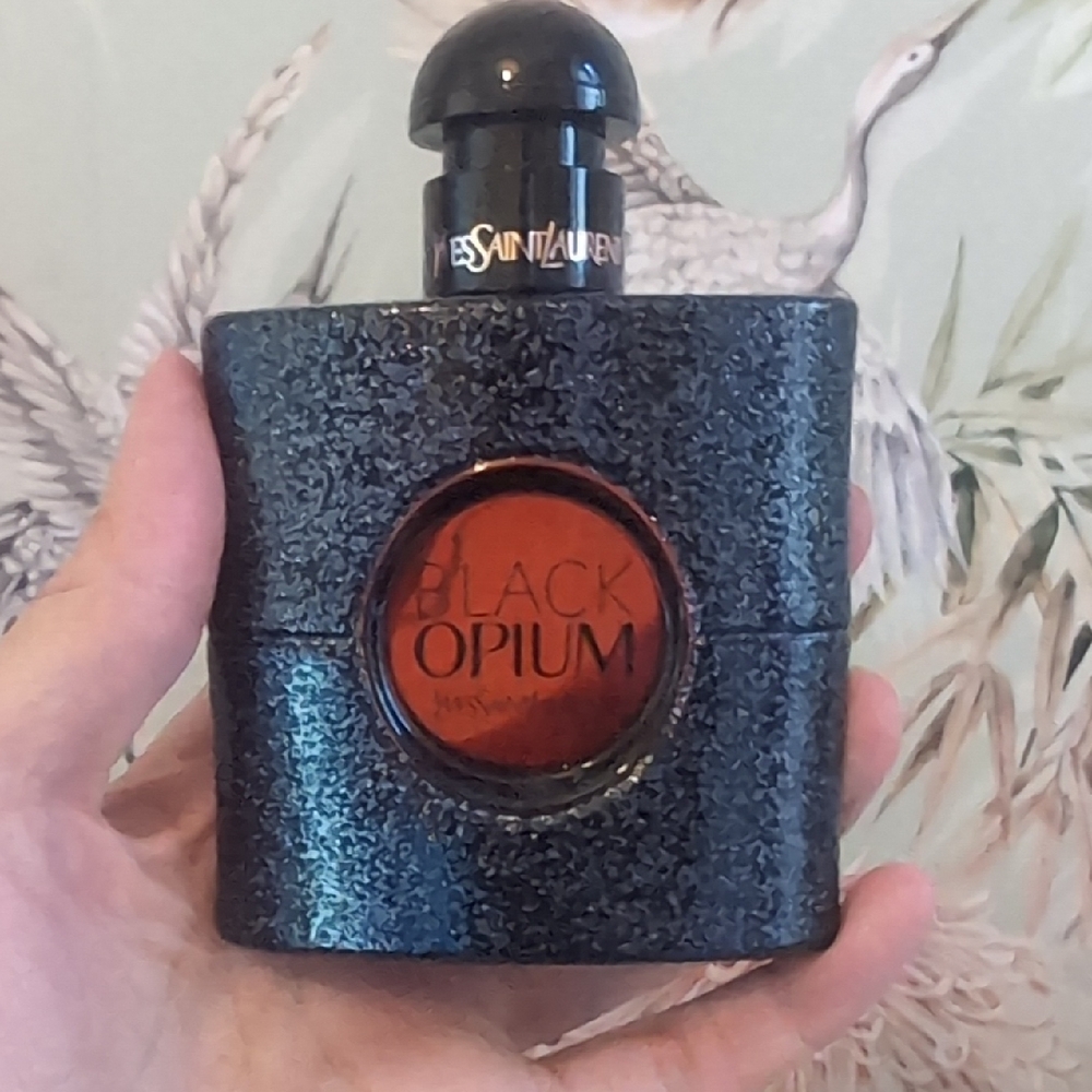 Yves Saint Laurent Black Opium Perfume